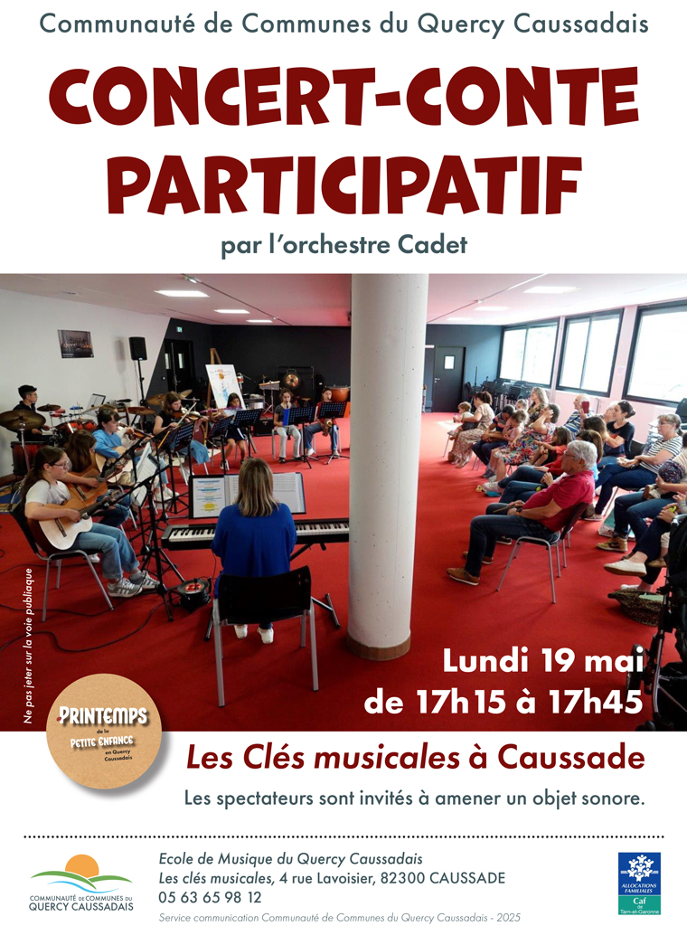 Orchestre d'enfants dans la salle de l'école de musique