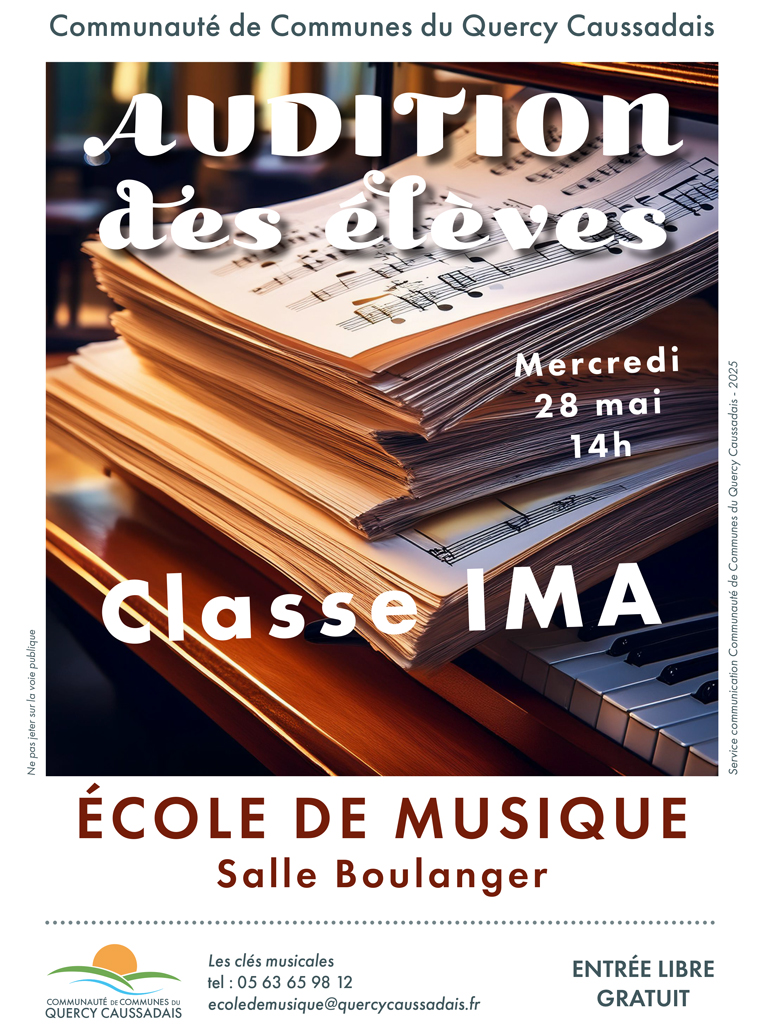 Partitions posées sur un piano