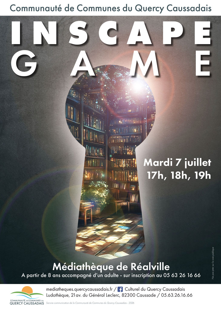 Vue d'une bibliothèque à travers le trou d'une serrure