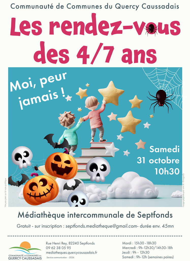 Enfants qui montent un escalier de livres avec des citrouilles, tête de squelette et toile d'araignée.
