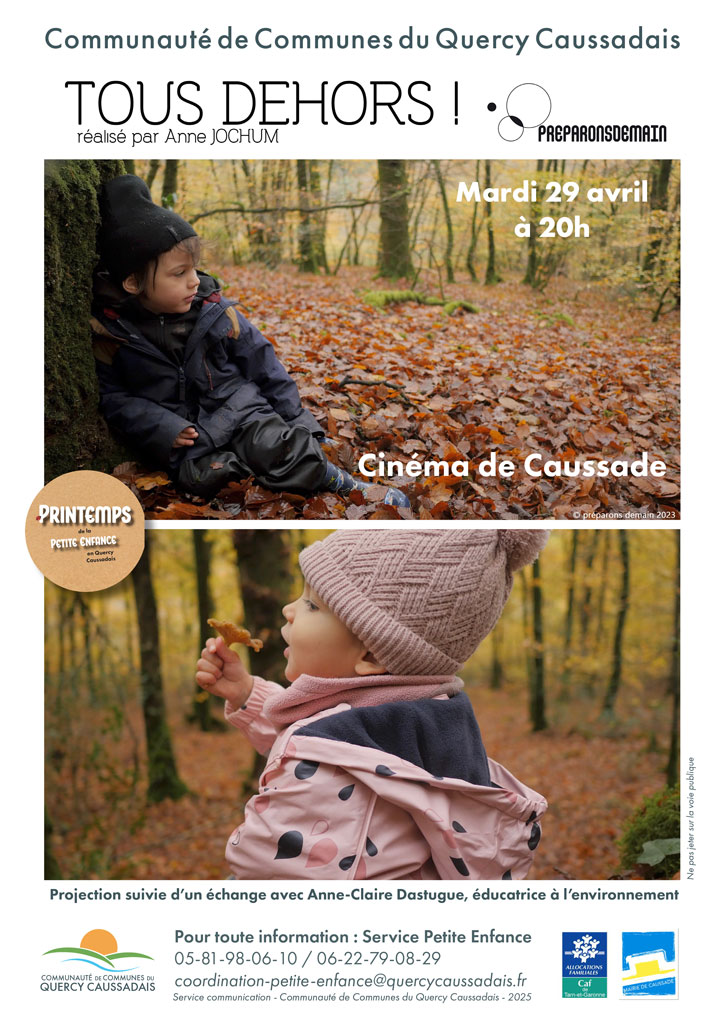 Enfants dans la forêt en automne