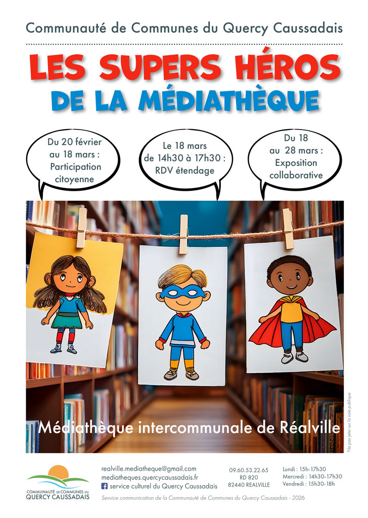 Dessins d'enfants représentants des super héros pendus à une corde à linge dans une bibliothèque