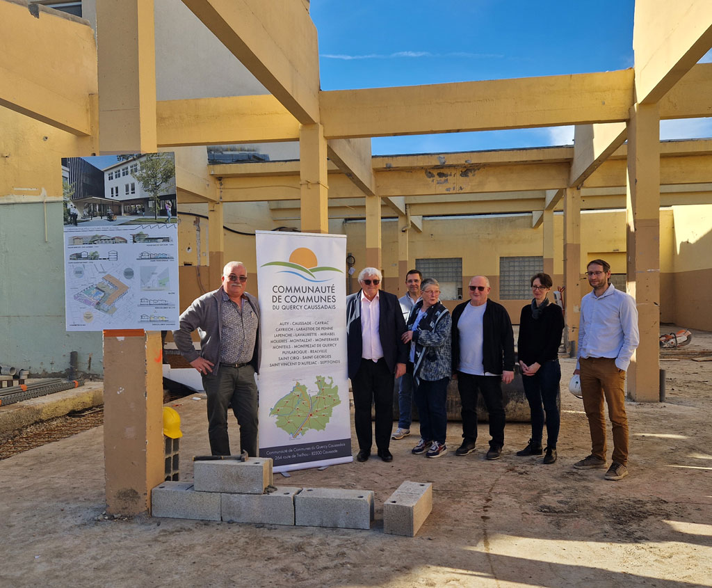 Maires et architecte lors de la pose de la 1ere pierre du pôle culturel