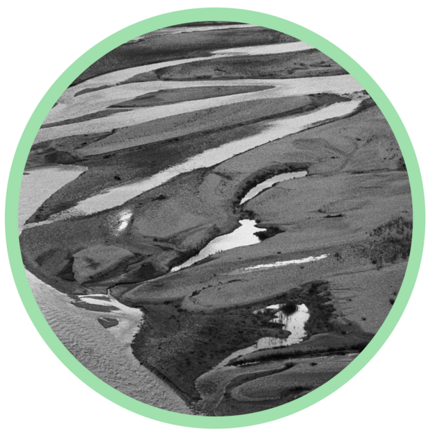 Fleuve en photo noir et blanc