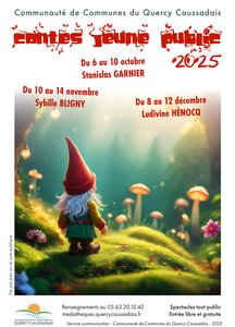 Nain de dos avec un bonnet rouge dans une forêt enchantée.