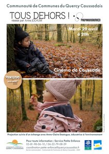 Enfants dans la forêt en automne
