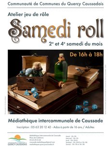 Petit coffre en bois, livres et dés à jouer