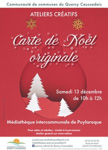 Boule de Noël rouge avce des sapins blancs