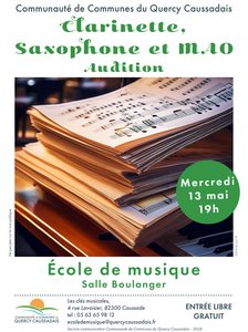 Tas de partitions sur un piano