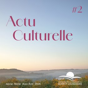 Paysage de campagne avec du brouillard